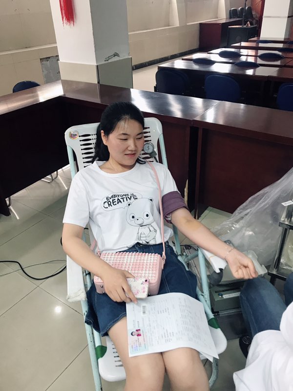 上海钧测员工承担社会责任，积极参加无偿献血